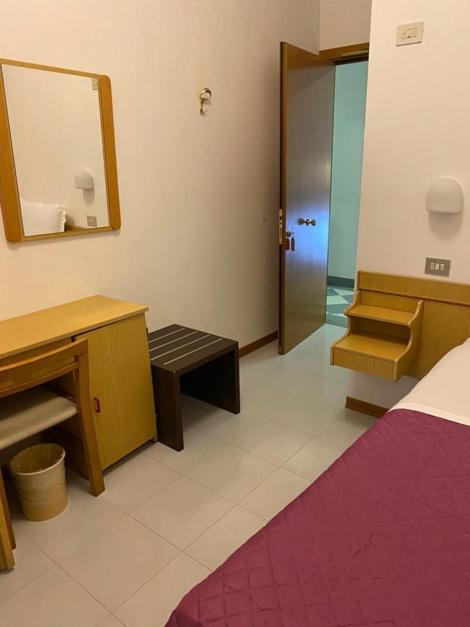 Hotel Ferrara Chianciano Terme Dış mekan fotoğraf